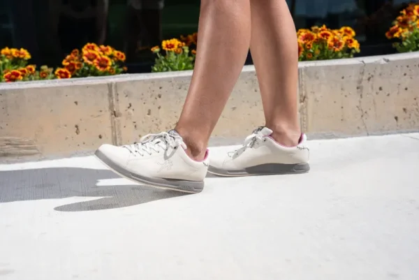 roam_1-5.webp Women KURU Footwear Sneakers>ROAM